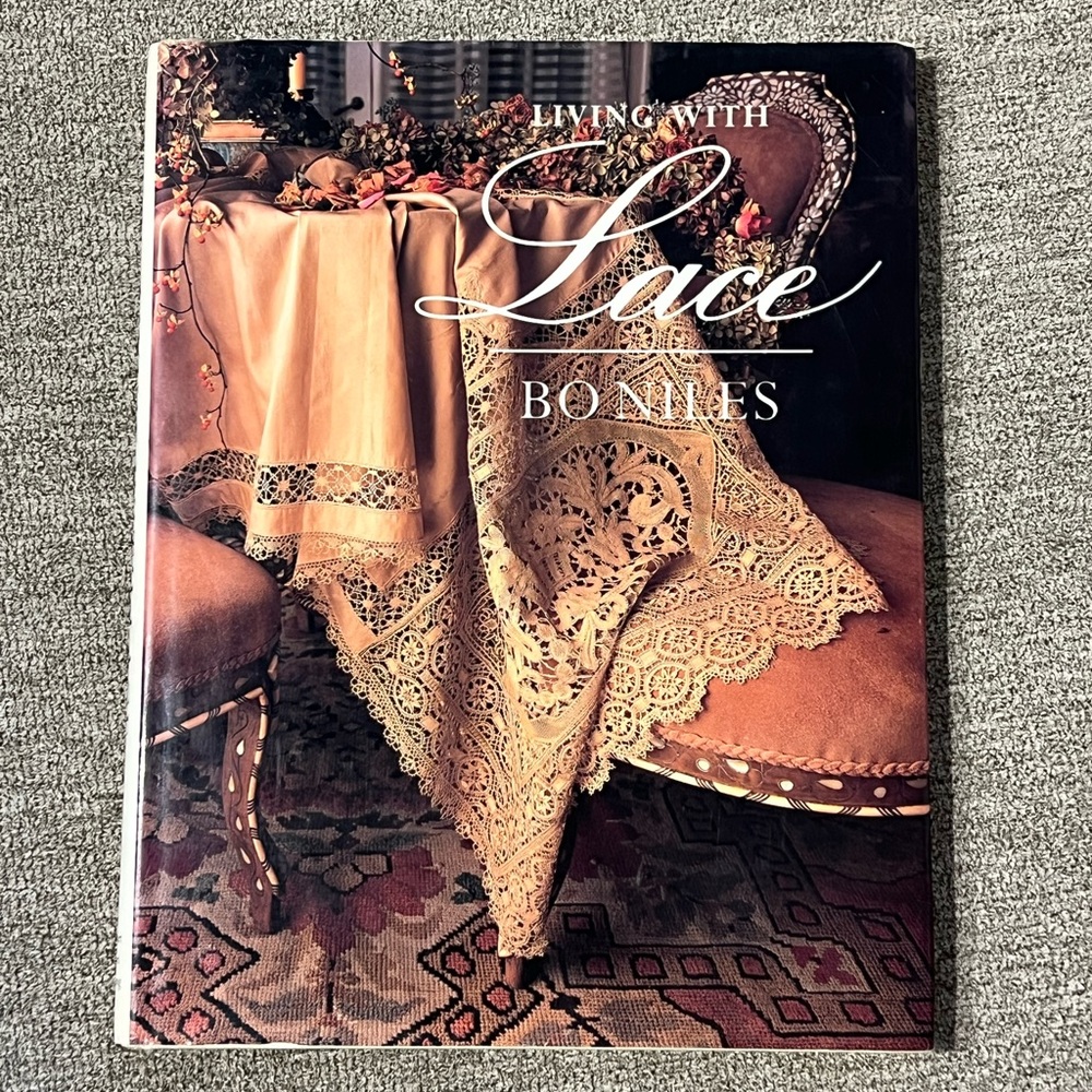 Living with Lace by Bo Niles (1990, Hardcover Book)